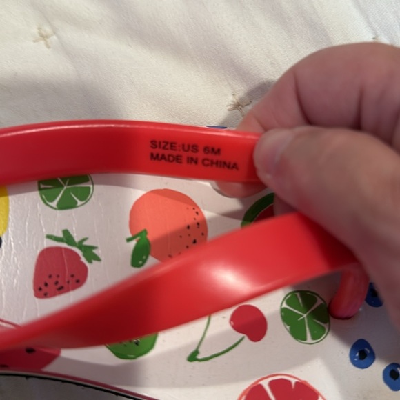 Kate Spade Women's Flip Flops Fruit Size 6 - Picture 5 of 6